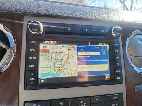 Used 2011 Ford F250 Lariat w/ Lariat Interior Pkg AWD/4WD image 25