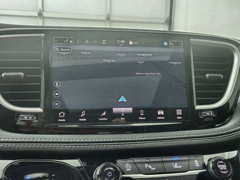 New 2026 Chrysler Pacifica Limited image 26