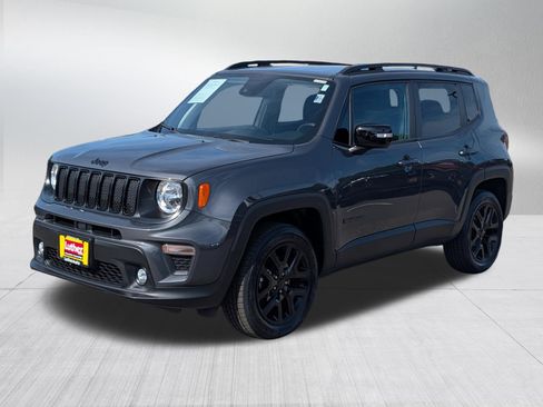 Used 2023 Jeep Renegade Altitude w/ Sun/Sound Group AWD/4WD image 3