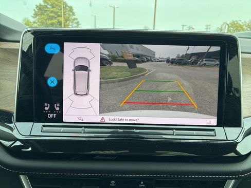 Used 2024 Volkswagen Atlas SE image 24