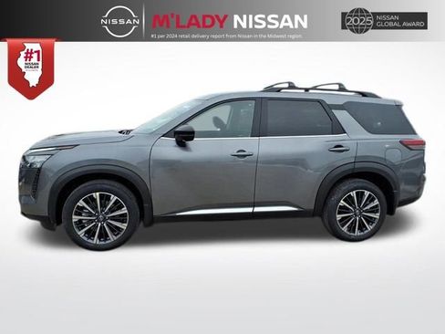 New 2026 Nissan Pathfinder Platinum image 4