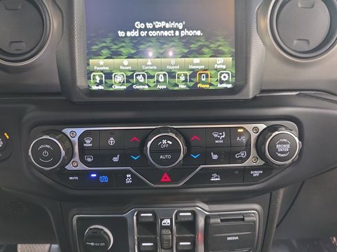 Used 2023 Jeep Wrangler Unlimited w/ Cold Weather Group AWD/4WD image 20