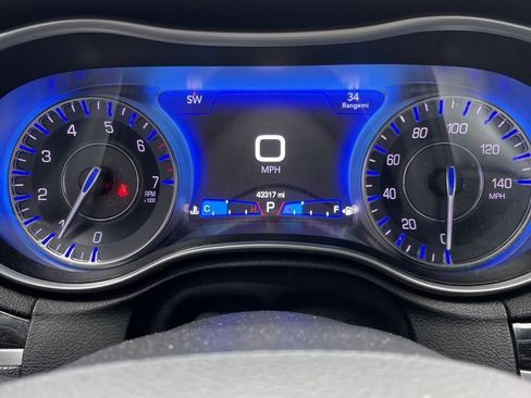 Used 2021 Chrysler 300 S RWD image 7