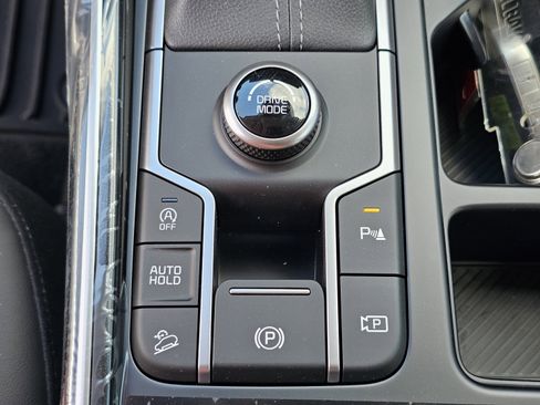 Used 2025 Kia Sorento EX w/ Panoramic Sunroof Package FWD image 22