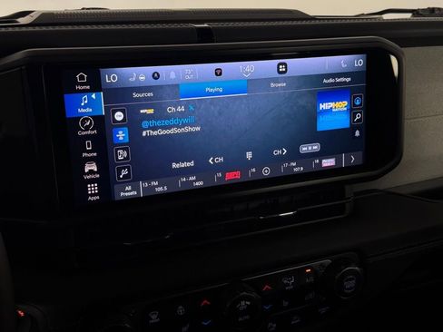 Used 2024 Jeep Wrangler Unlimited Sahara w/ Safety Group AWD/4WD image 18