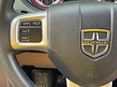 Used 2015 Dodge Grand Caravan American Value Package w/ UConnect Hands-Free Group FWD image 19