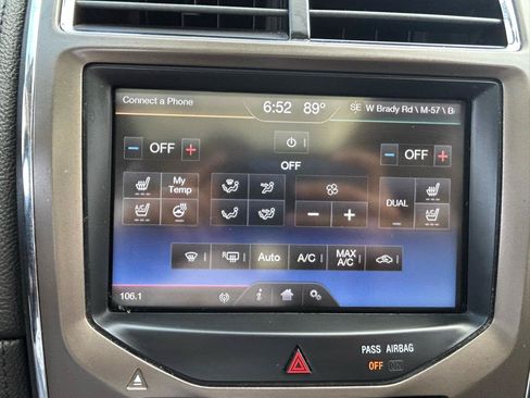 Used 2013 Lincoln MKX AWD image 25