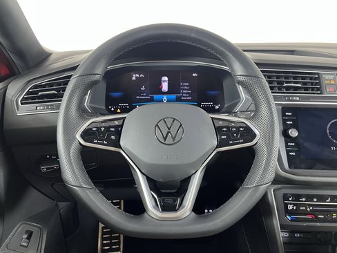 Certified 2024 Volkswagen Tiguan SE R-Line image 12