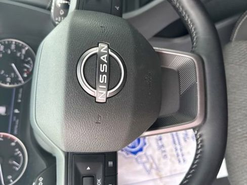Used 2025 Nissan Rogue SV AWD/4WD image 19