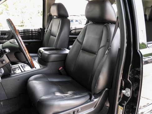 Used 2013 GMC Yukon XL Denali AWD/4WD image 8