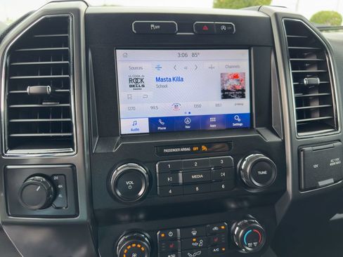 Used 2019 Ford F150 XLT w/ Equipment Group 302A Luxury AWD/4WD image 26