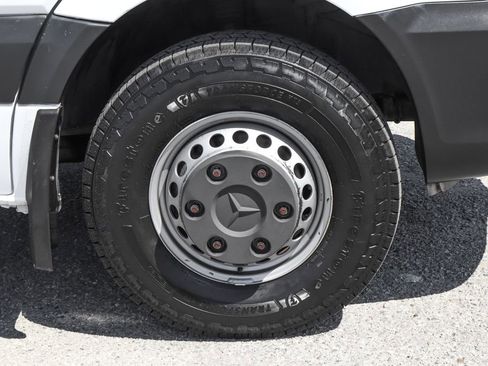 Used 2018 Mercedes-Benz Sprinter 3500 image 42