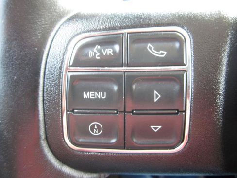 Used 2017 Jeep Wrangler Unlimited Sahara w/ Connectivity Group AWD/4WD image 24