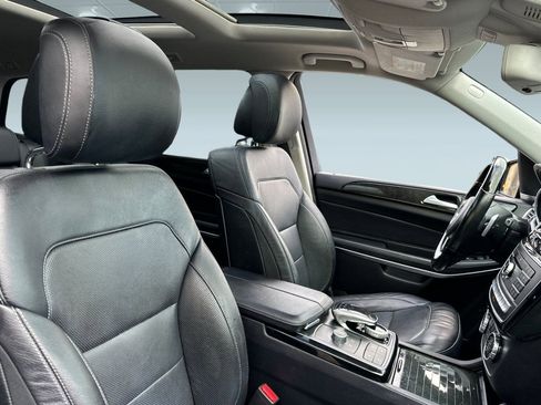 Used 2018 Mercedes-Benz GLS 550 4MATIC image 32