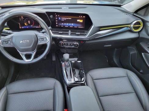 Used 2024 Chevrolet Trax ACTIV w/ Sunroof Package FWD image 32