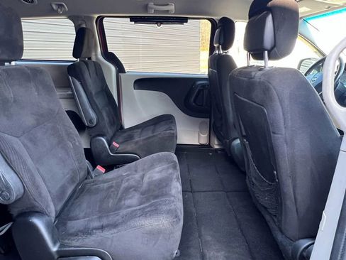 Used 2015 Dodge Grand Caravan SXT w/ Rear Park Assist Package image 13