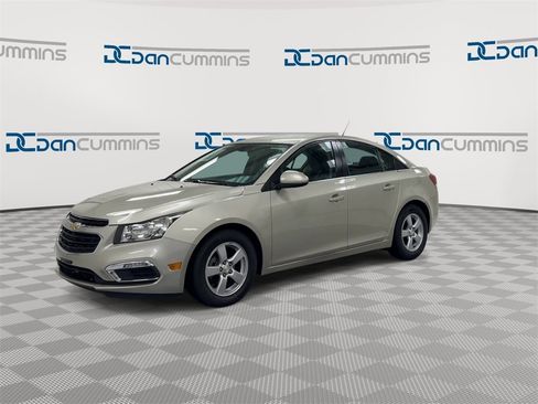 Used 2015 Chevrolet Cruze LT image 4