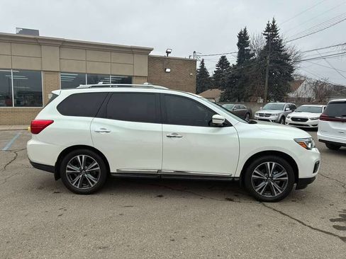 Used 2019 Nissan Pathfinder Platinum image 4