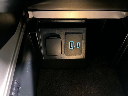 Used 2021 Ford Explorer Platinum w/ Equipment Group 601A image 34