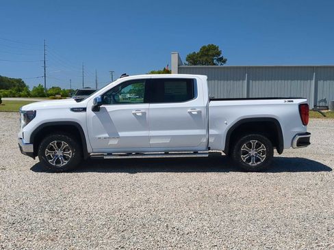 New 2026 GMC Sierra 1500 SLE w/ X31 Off-Road Package AWD/4WD image 5