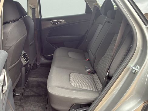 Used 2025 Kia Sportage LX FWD image 23