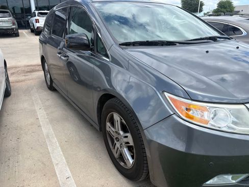Used 2013 Honda Odyssey Touring image 3