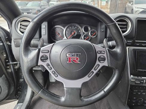 Used 2009 Nissan GT-R Premium image 10
