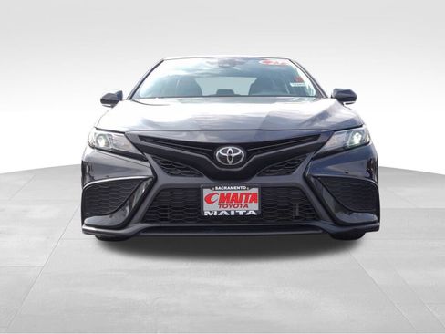 Used 2023 Toyota Camry SE image 9