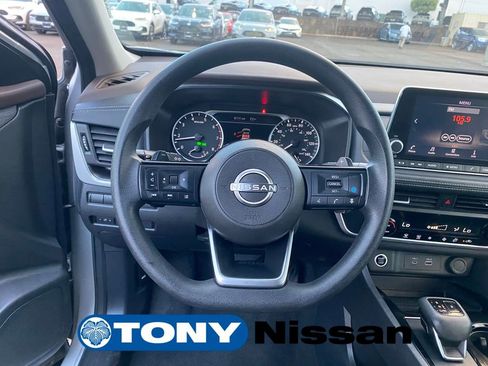 Used 2023 Nissan Rogue SV FWD image 14