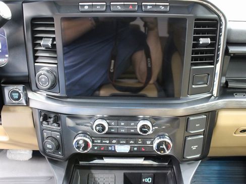 Used 2024 Ford F250 Lariat w/ Lariat Ultimate Package image 13