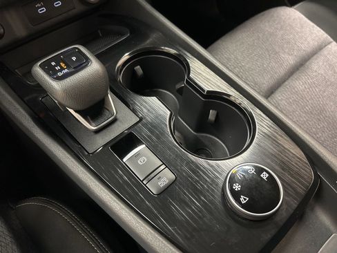 Used 2024 Nissan Rogue SV image 23