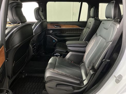 Used 2025 Jeep Grand Cherokee L Summit AWD/4WD image 25