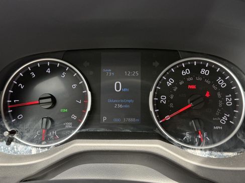 Used 2021 Toyota RAV4 XLE w/ Convenience Package AWD/4WD image 34