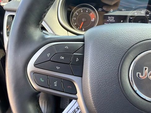 Used 2020 Jeep Cherokee Limited AWD/4WD image 27