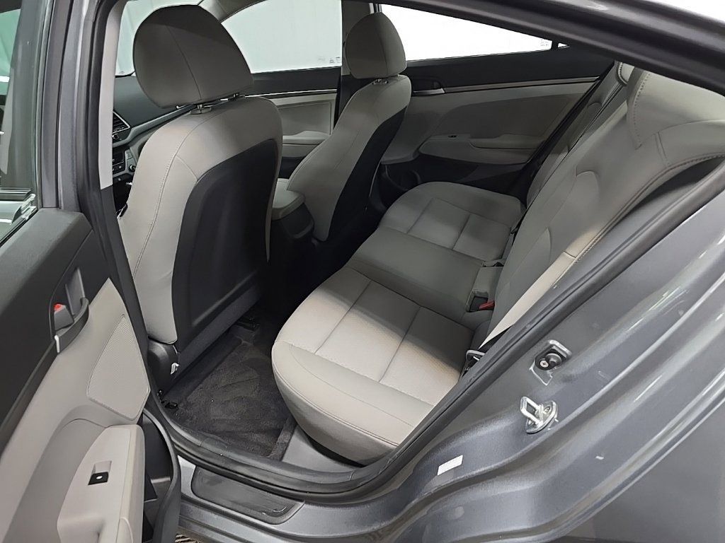 Used 2018 Hyundai Elantra SE FWD image 29
