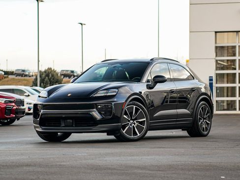 Used 2024 Porsche Macan 4 Electric image 1