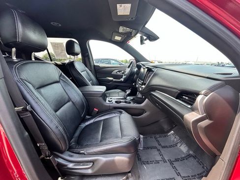 Used 2023 Chevrolet Traverse LT w/ Rear Camera Mirror Package AWD/4WD image 13
