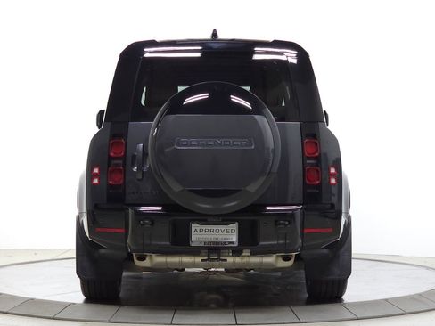Certified 2025 Land Rover Defender 130 X-Dynamic SE AWD/4WD image 5