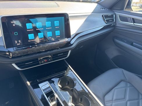 New 2026 Volkswagen Atlas Cross Sport SE image 22