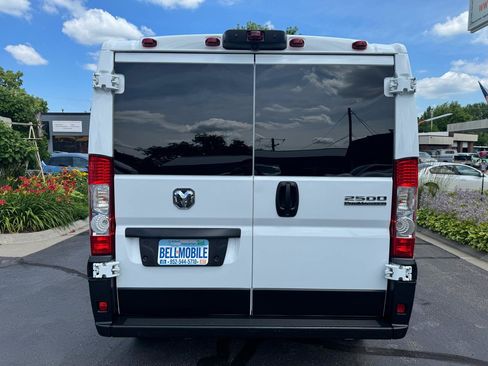 Used 2025 RAM ProMaster 2500 w/ U-Haul Equipment Group FWD image 4