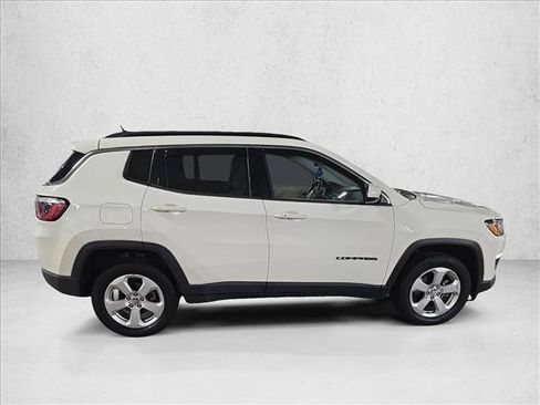 Used 2020 Jeep Compass Latitude w/ Popular Equipment Group AWD/4WD image 4
