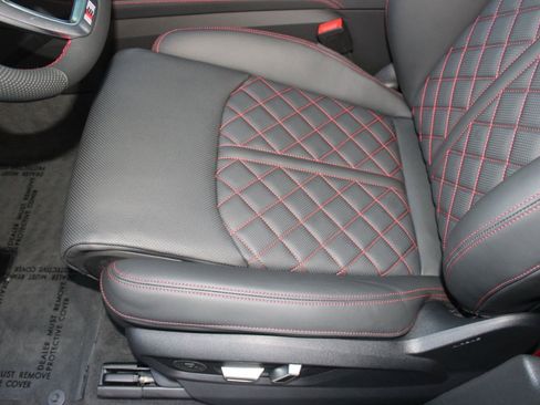 Used 2026 Audi SQ7 Prestige image 14