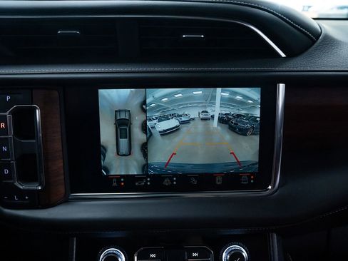 Used 2024 GMC Yukon Denali Ultimate AWD/4WD image 12