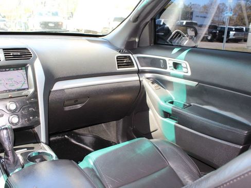 Used 2015 Ford Explorer XLT w/ Equipment Group 202A image 26