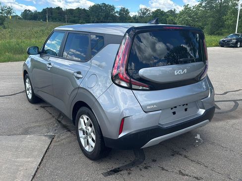 Used 2025 Kia Soul LX w/ LX Technology Package FWD image 3