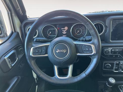 Used 2018 Jeep Wrangler Unlimited Sahara w/ Uconnect 4C Nav & Sound Group AWD/4WD image 12