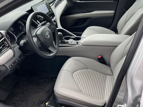 Certified 2023 Toyota Camry SE image 6