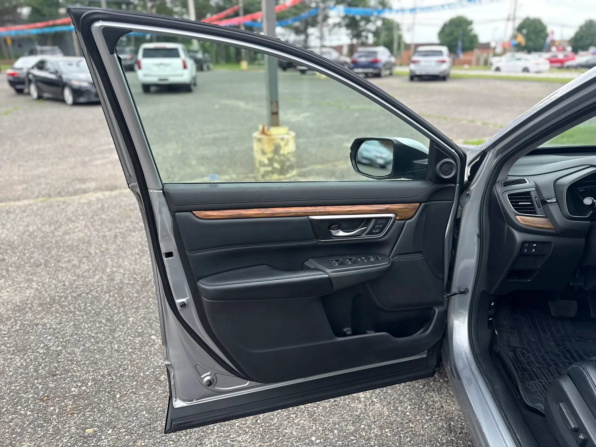 Used 2017 Honda CR-V EX-L image 11