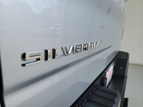 Used 2019 Chevrolet Silverado 1500 Custom Trail Boss w/ Custom Convenience Package AWD/4WD image 8