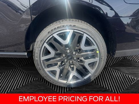New 2026 Ford Expedition Max Platinum w/ Platinum Ultimate Package AWD/4WD image 9